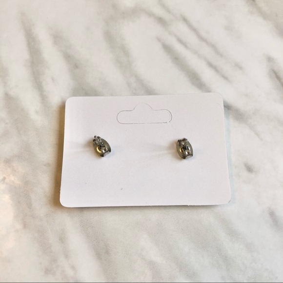 🎉 New Handmade Tinkerbell Stud Earrings - Picture 3 of 4